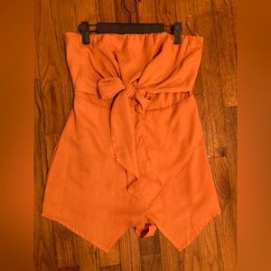 𝅺cotton candy LA orange bow tie strapless romper size medium